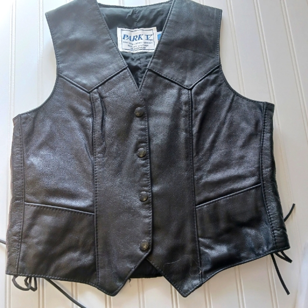 COPY - Vintage Ladies Park V Black Leather Vest Lace Up Sides Size 6 Motorcycle